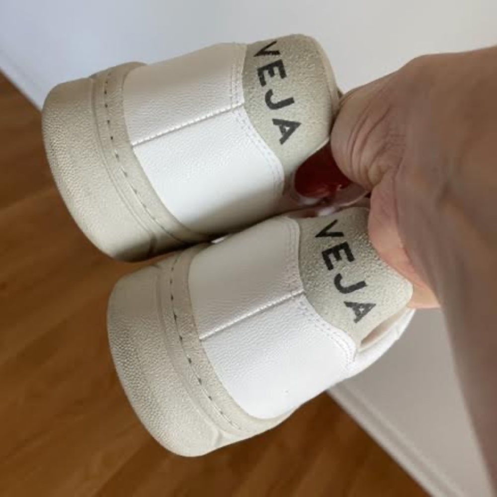 Veja Off-White Leather Sneakers - Picture 3 of 3